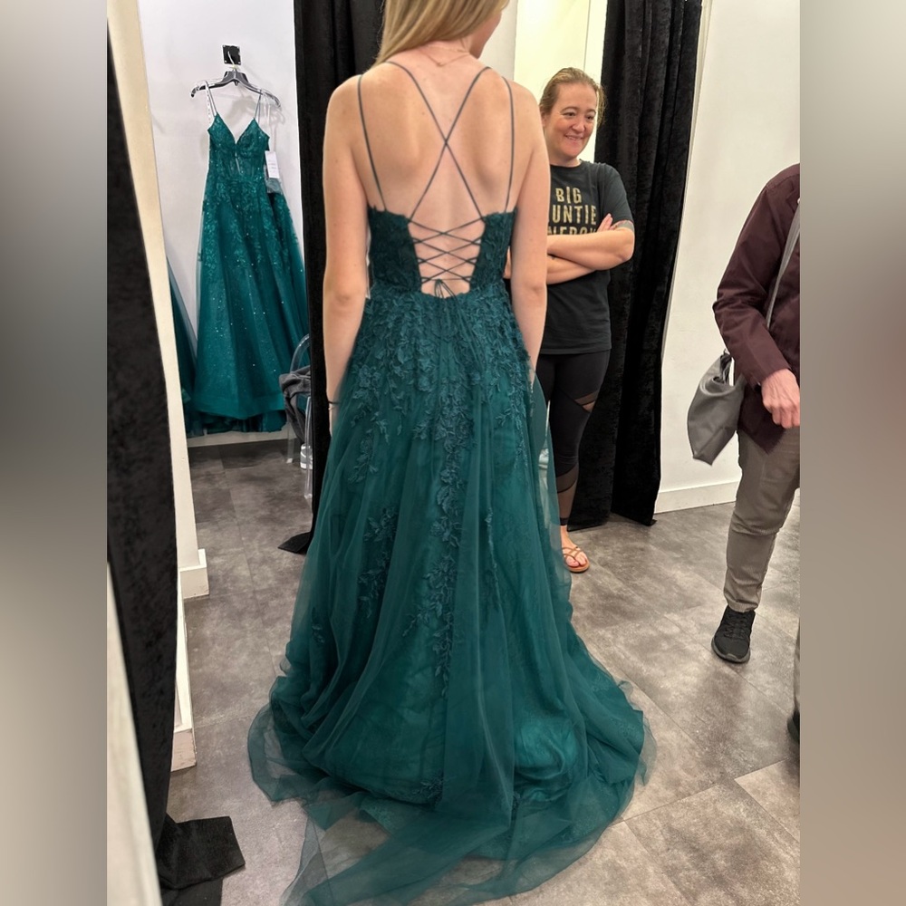 Emerald green prom dress - Picture 3 of 4